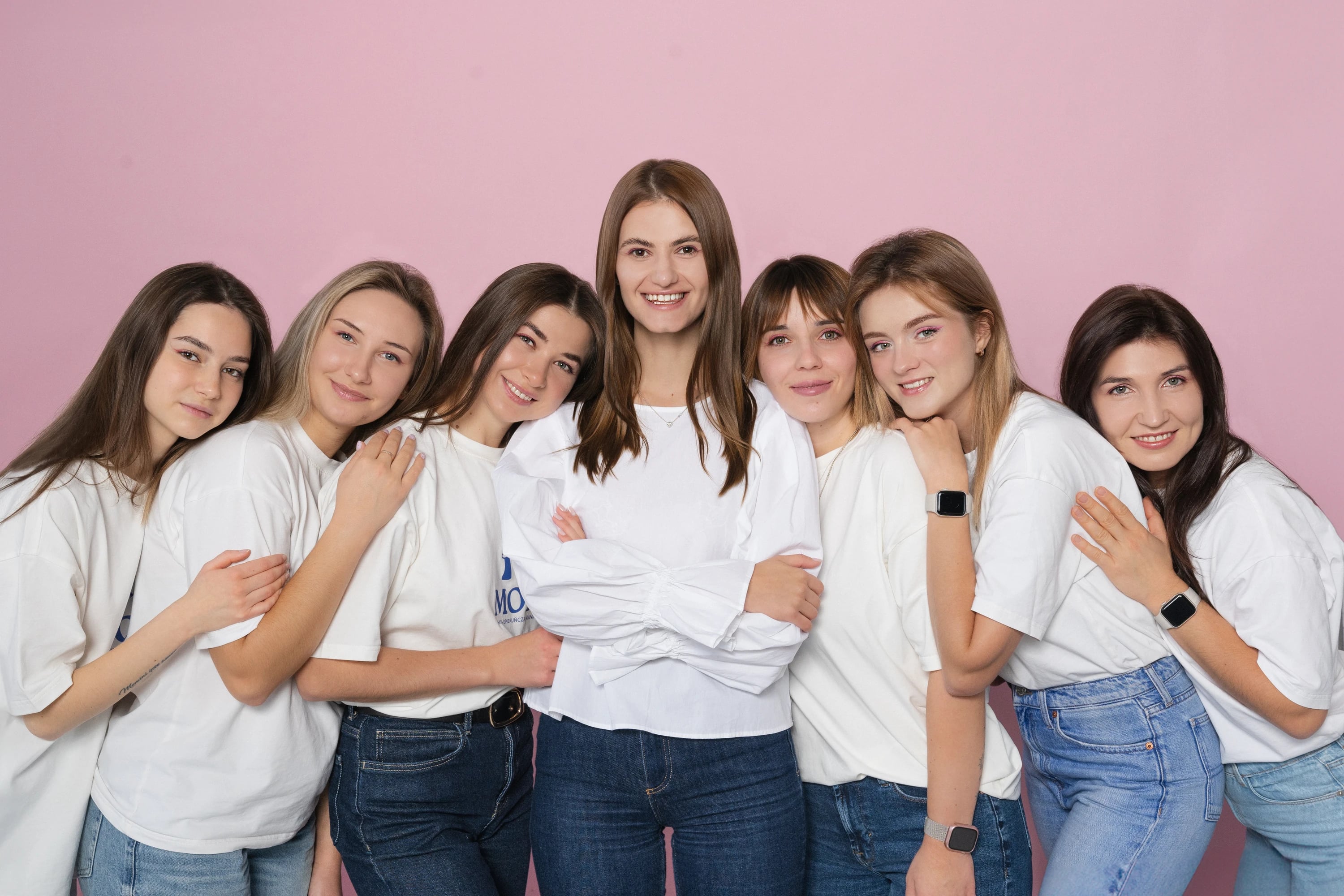Команда MONiania